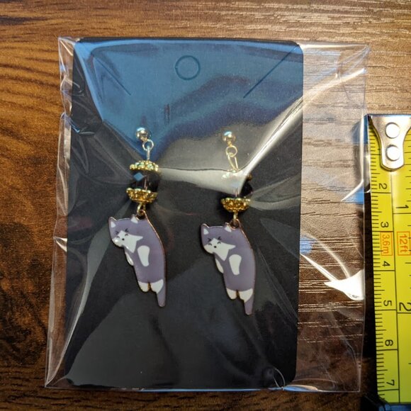 Grey Cat Earrings w/ Smokey Purple Czech Glass accents - Picture 7 of 7